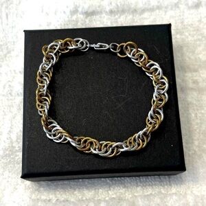 Two-toned bracelet - gold & silver. Twist rope.